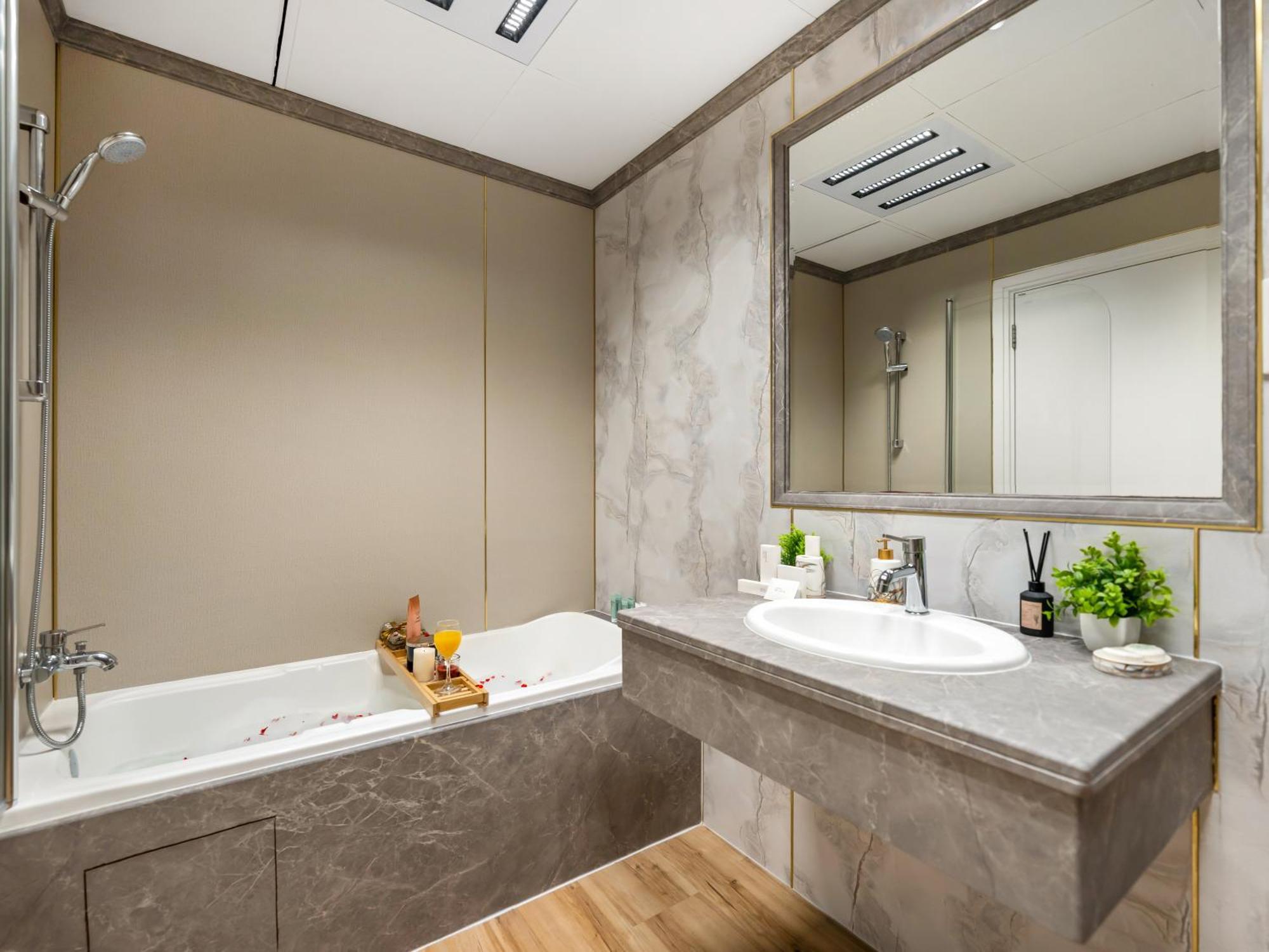 Super Luxury 2 Bhk - Eye & Palm View - Jbr Apartment Dubai