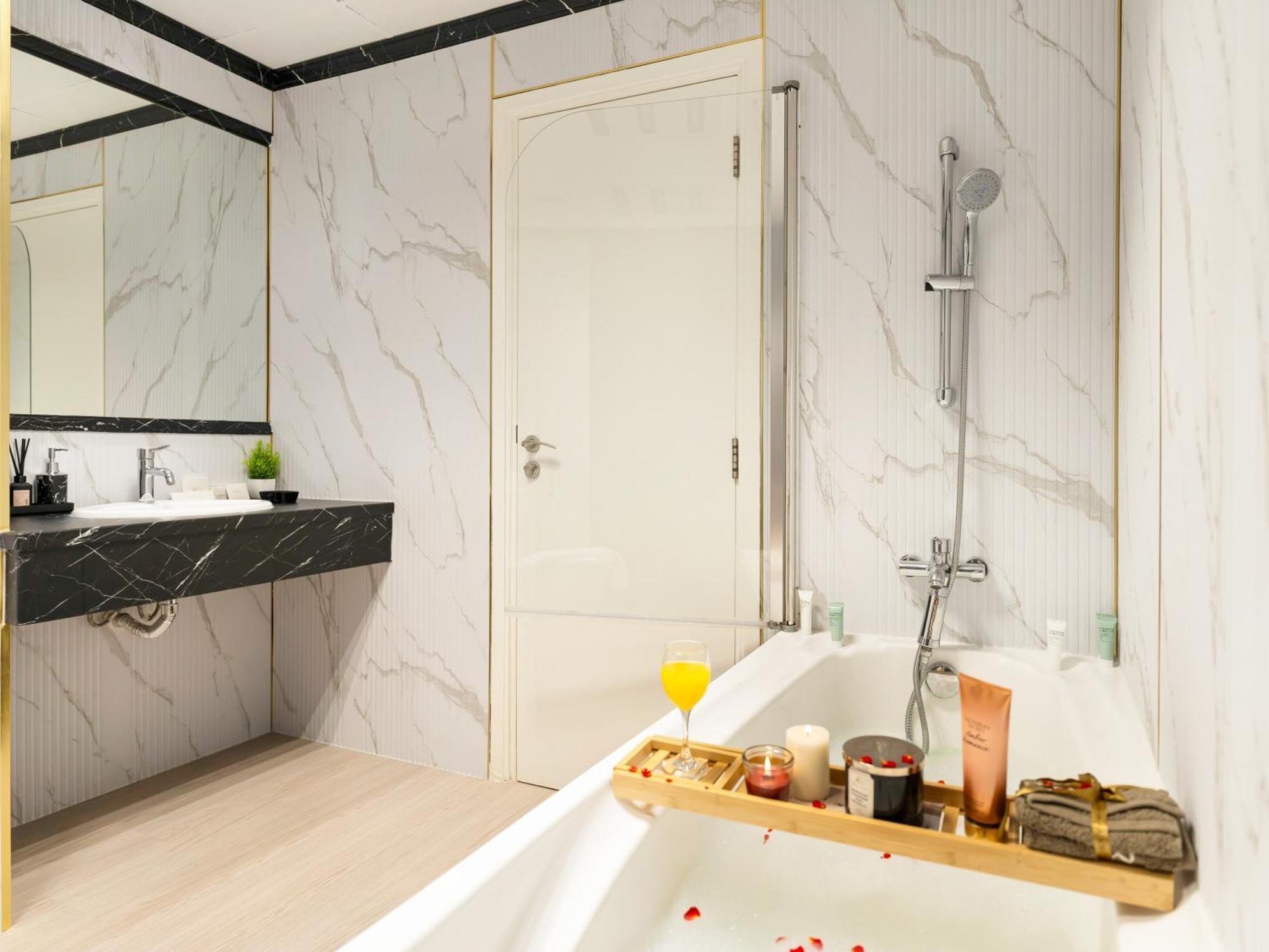 Super Luxury 2 Bhk - Eye & Palm View - Jbr Dubai